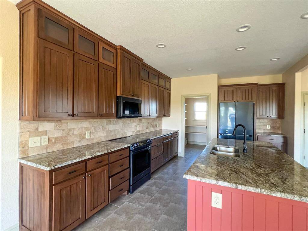 Blum, TX 76627,163 Private Road 107 #3