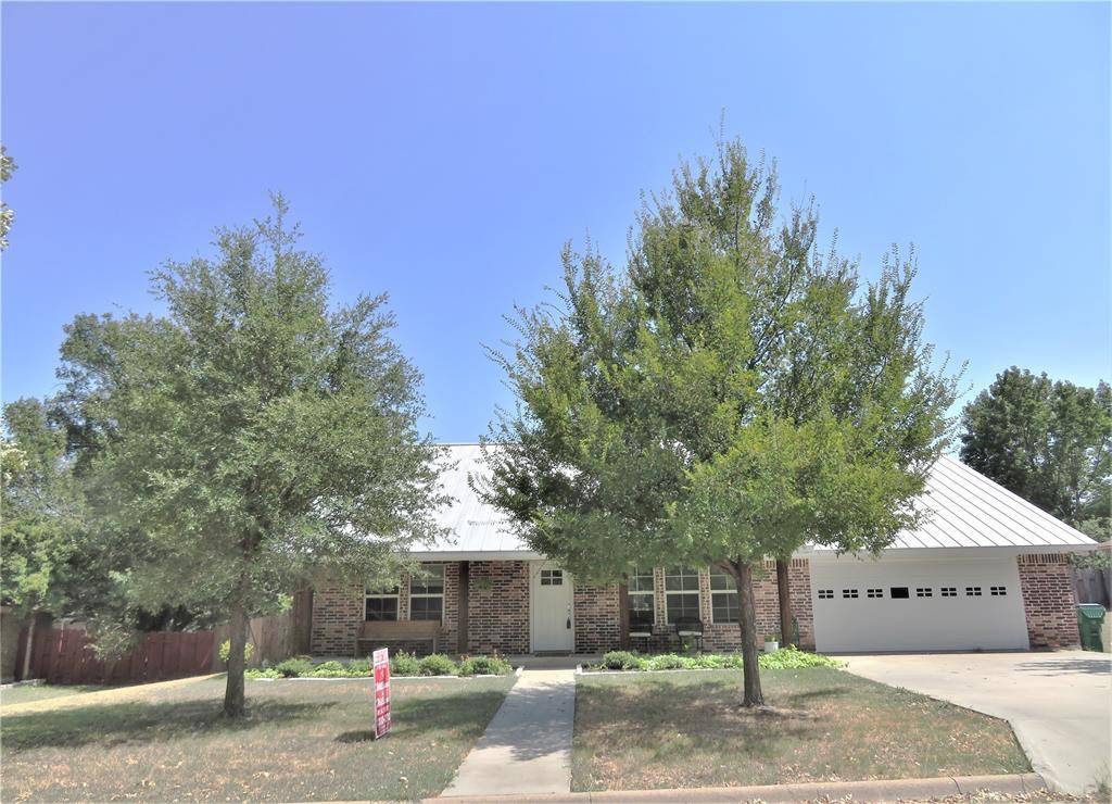 Muenster, TX 76252,223 S Willow Street