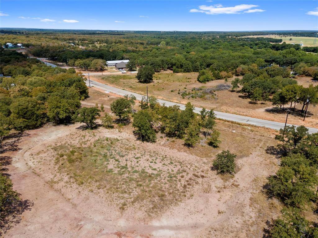 Alvord, TX 76225,215 Creek Crossing