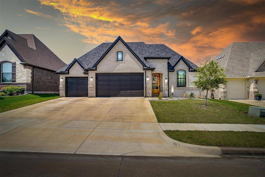 Burleson, TX 76028,421 Blue Star Court