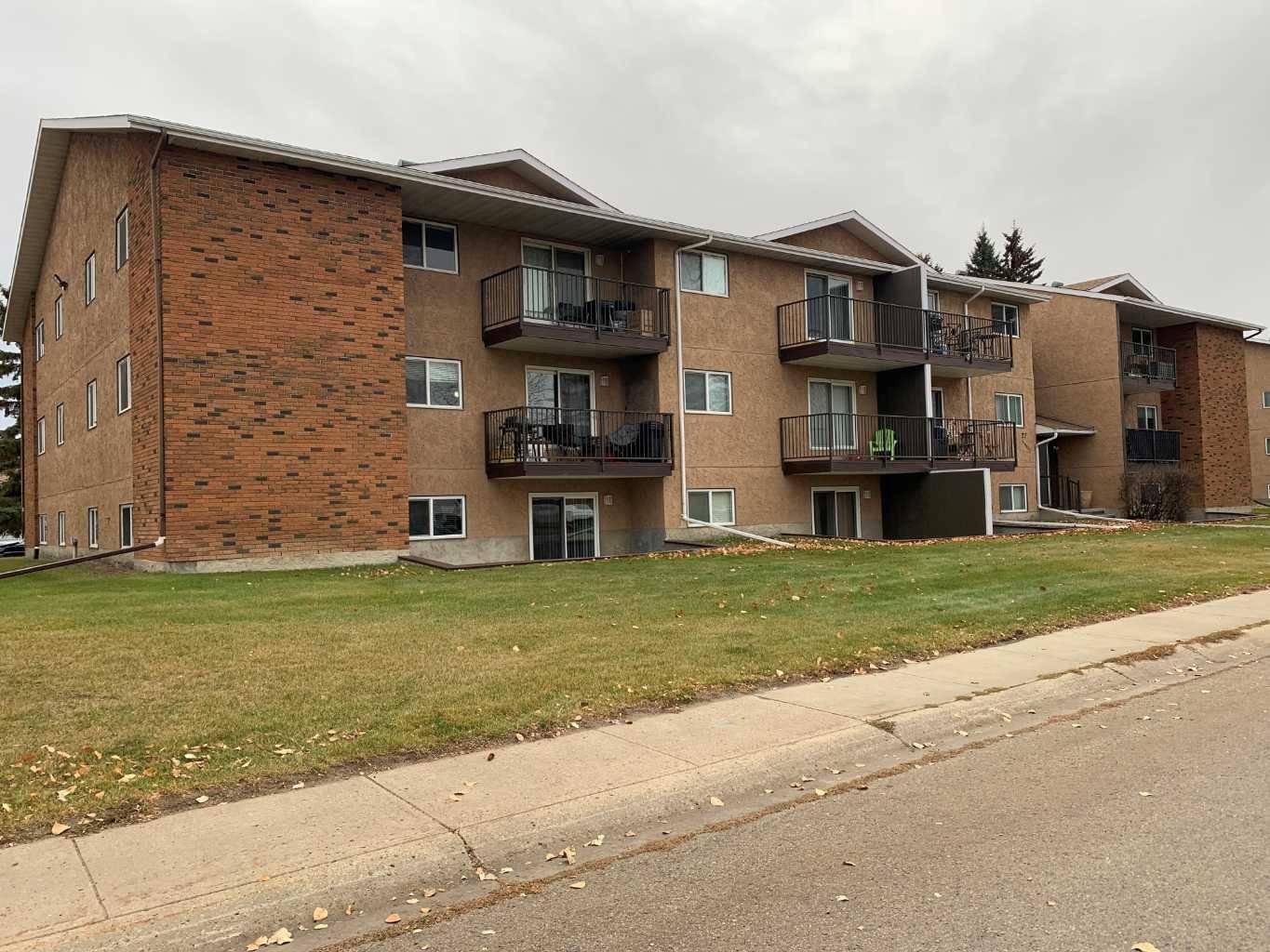 Red Deer, AB T4R 1V3,27 Bennett ST #106