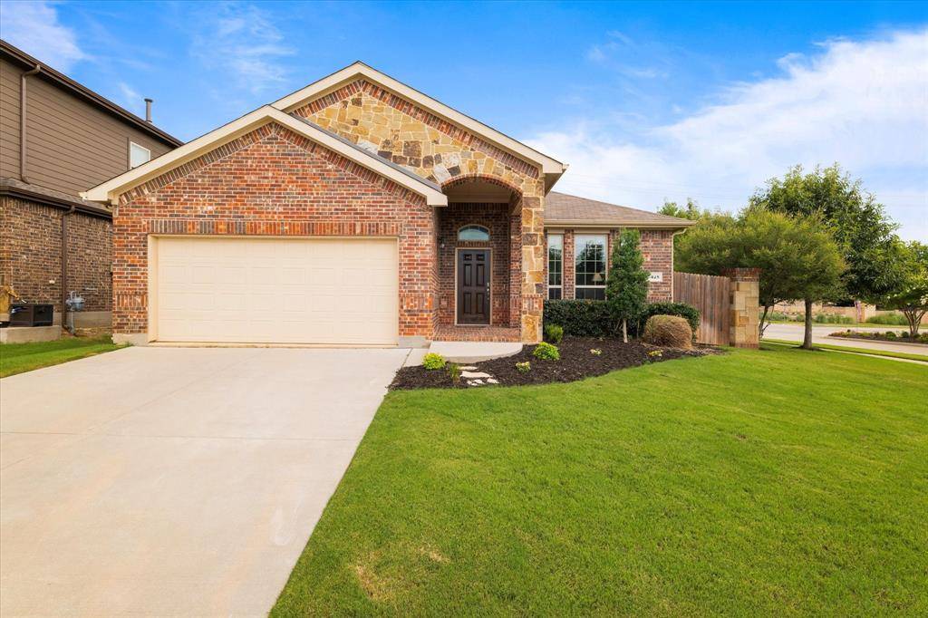 Denton, TX 76208,5825 Glenwood Drive