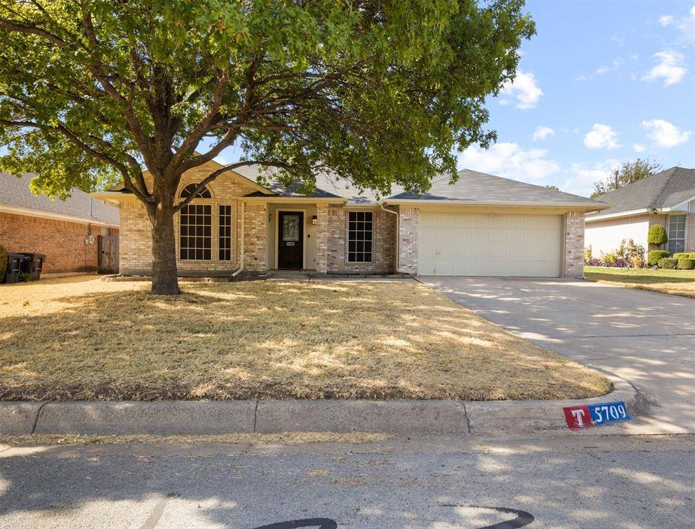 Fort Worth, TX 76135,5709 Fair Wind Street