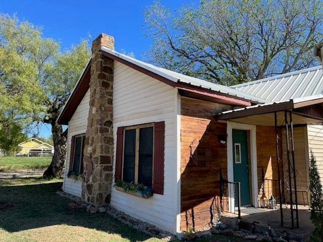 Jacksboro, TX 76458,334 N Knox Street