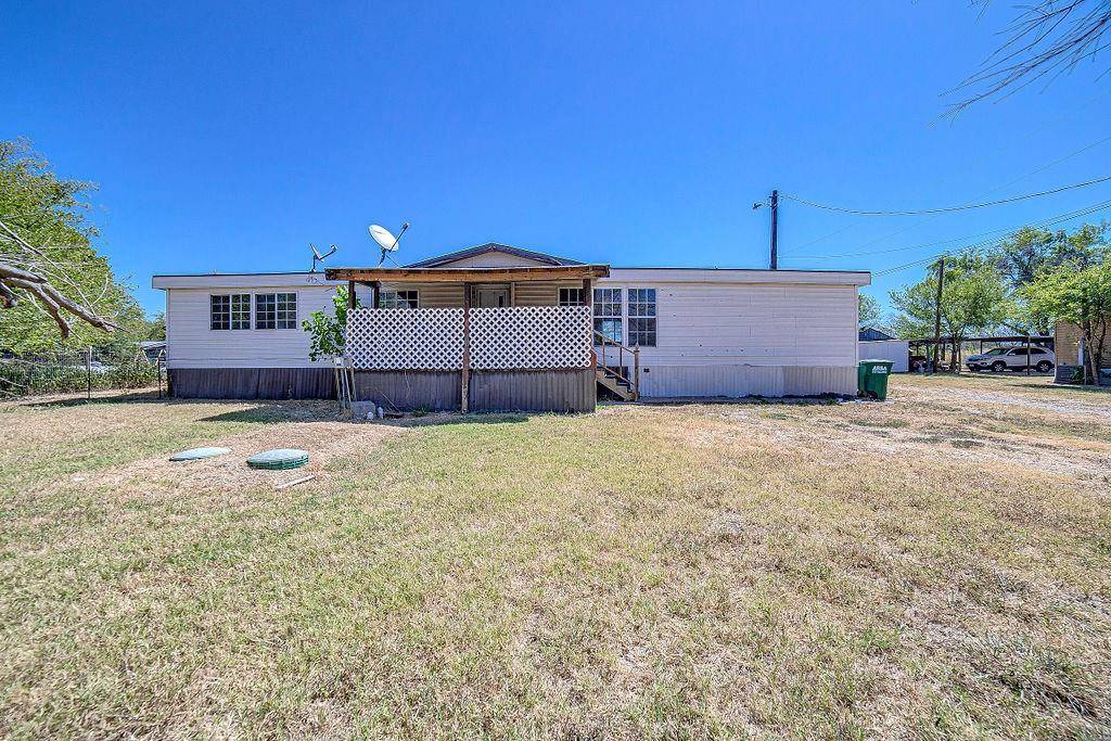 Lillian, TX 76061,5320 Becky Drive