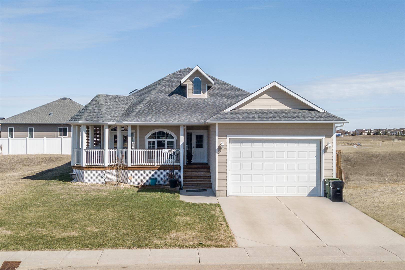 Camrose, AB T4V 5E1,7208 44 Avenue Close