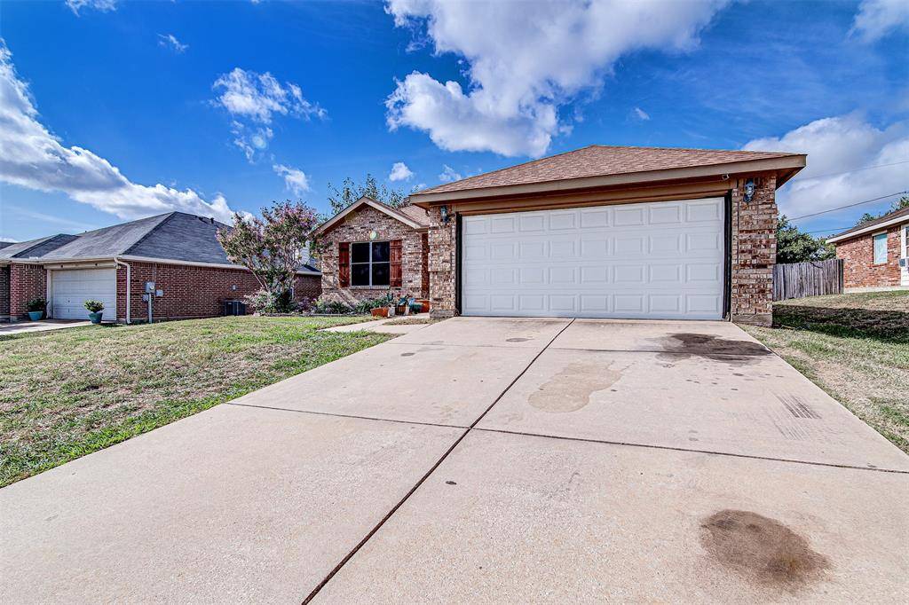 Burleson, TX 76028,841 Beaver Creek Drive