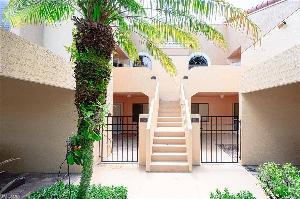 559 Beachwalk CIR U-203, Naples, FL 34108