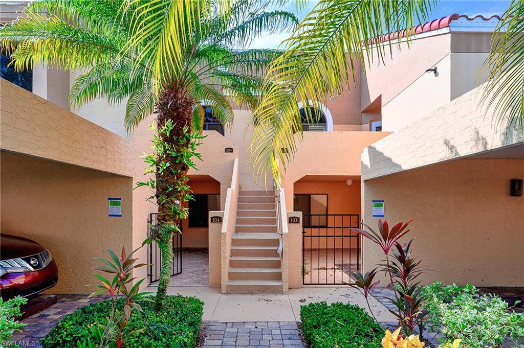 559 Beachwalk CIR U-203, Naples, FL 34108