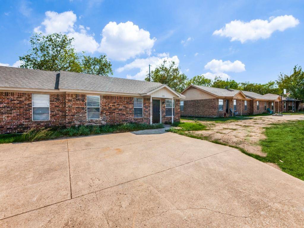 White Settlement, TX 76108,8329 Clifford Street