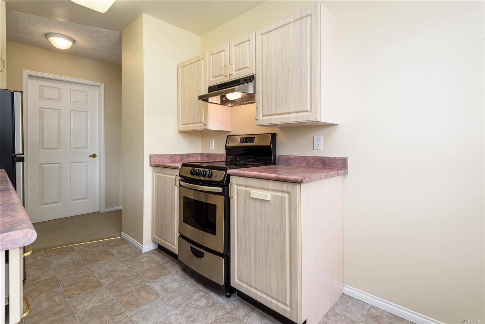 Comox, BC V9M 2M9,1683 Balmoral Ave #201