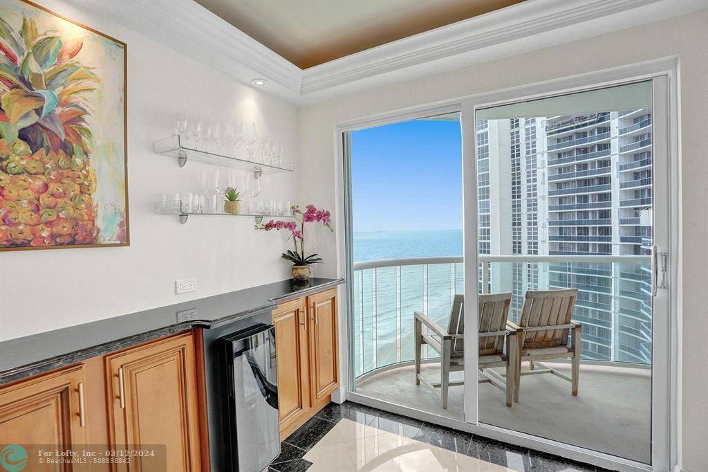 Fort Lauderdale, FL 33308,3400 Galt Ocean Dr  #2004S