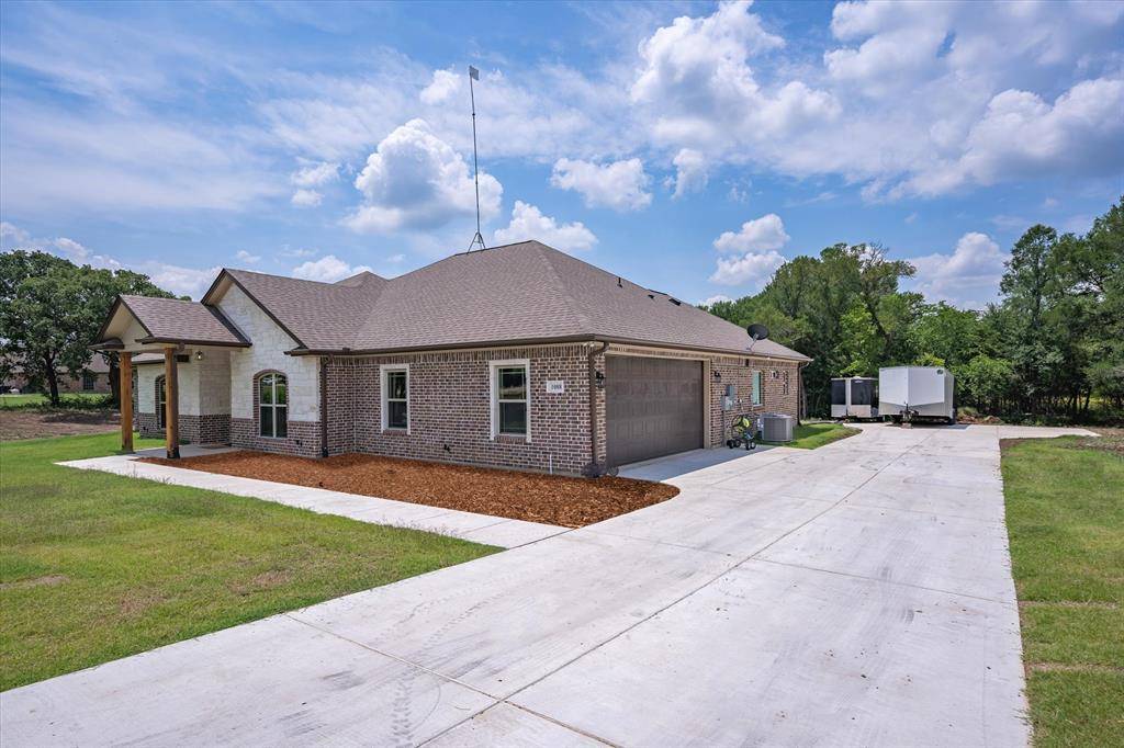 Scurry, TX 75158,1088 Winding Wood Trail