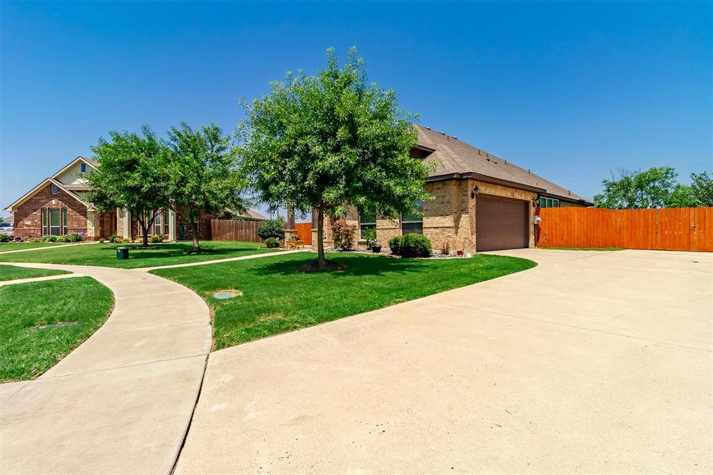 Midlothian, TX 76065,714 Green Leaf Drive