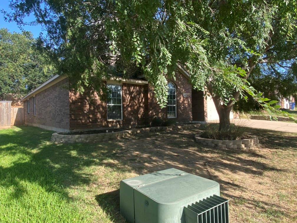 Burleson, TX 76028,924 Hidden Oaks Drive