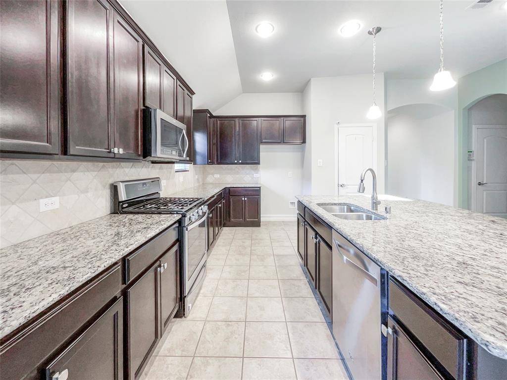 Lewisville, TX 75067,210 Cielo Azure Lane