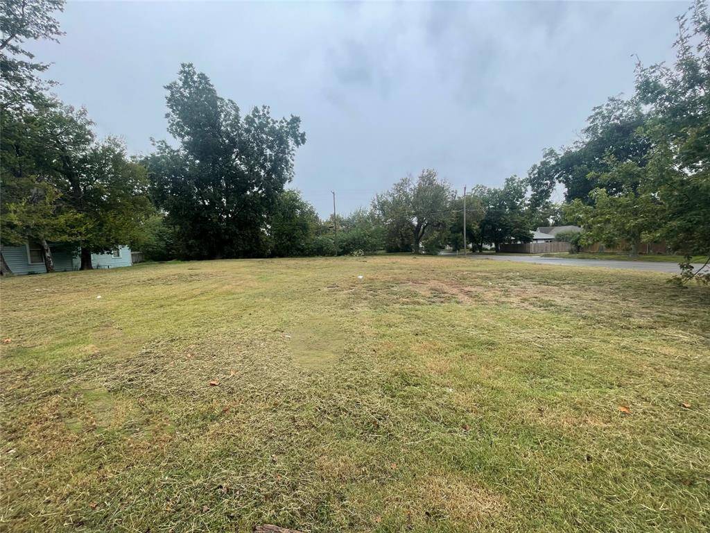 Denison, TX 75020,630 W Owings #1