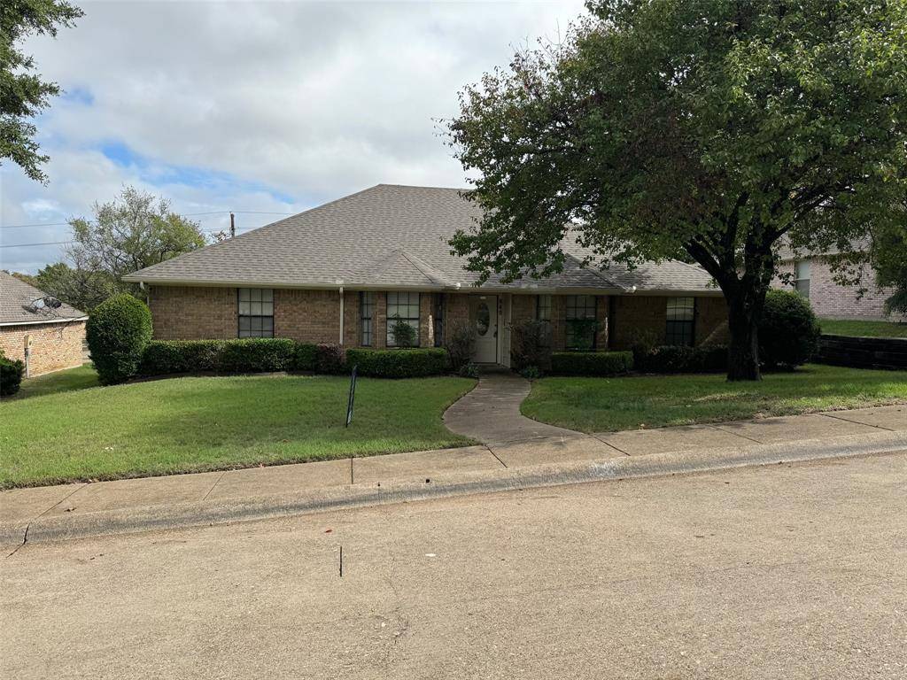 Desoto, TX 75115,849 Robin Meadow Drive