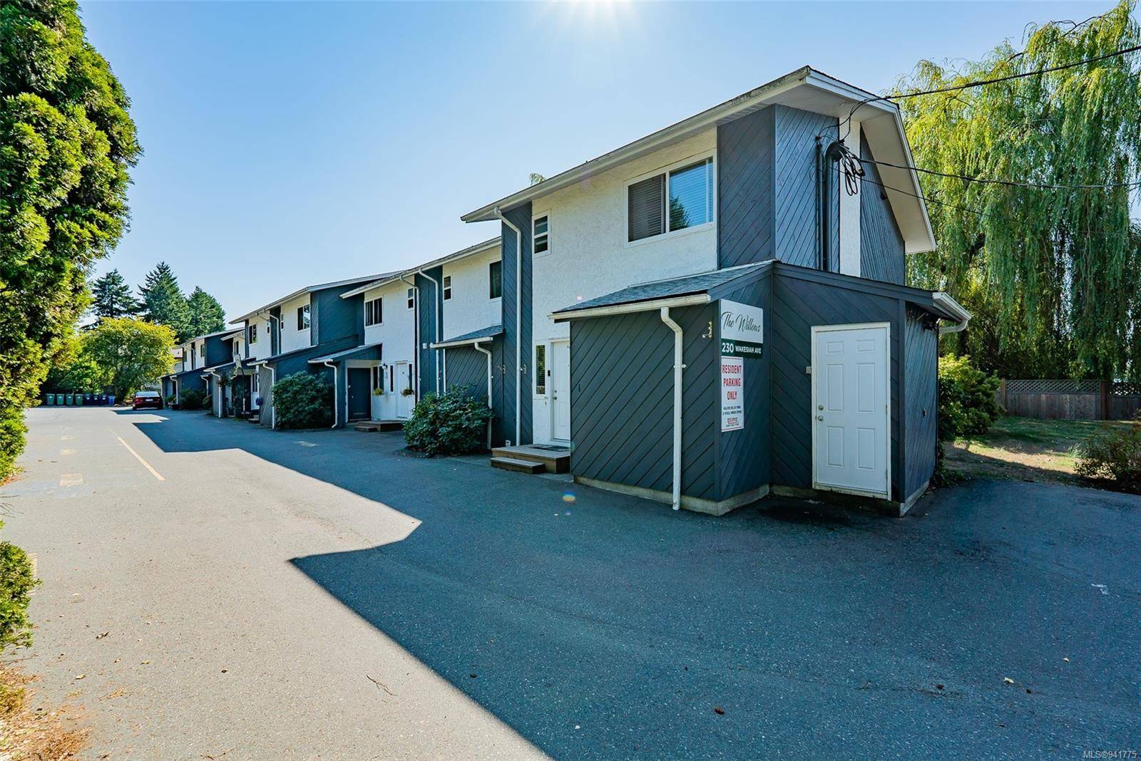 Nanaimo, BC V9R 3K3,230 Wakesiah Ave #2