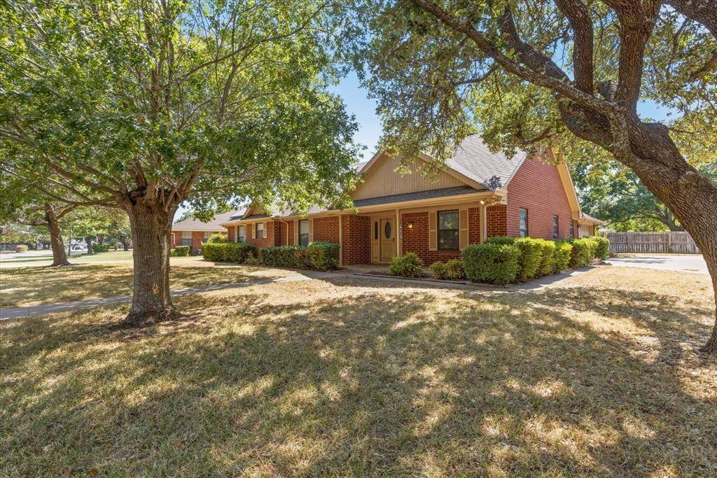 Cleburne, TX 76033,303 Westmeadow Drive