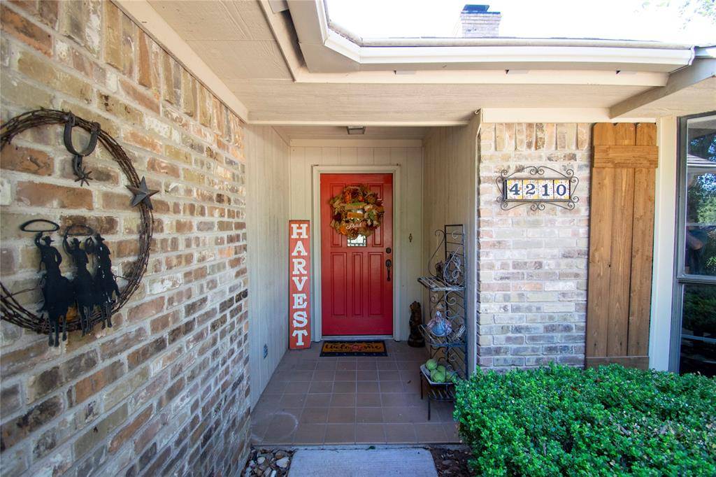 Granbury, TX 76049,4210 ANGELINA Drive S