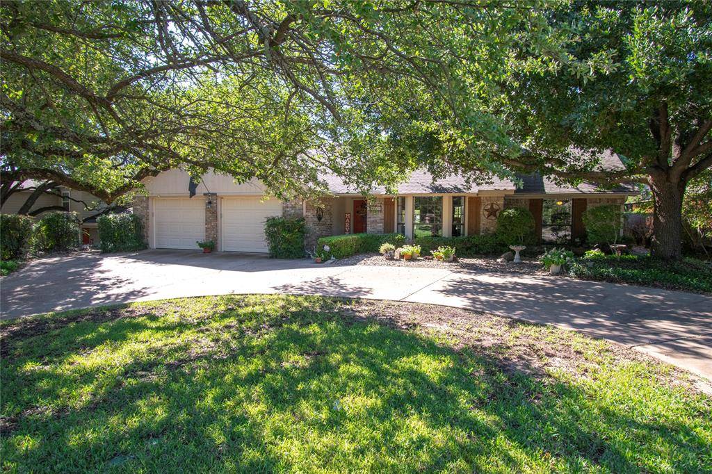 Granbury, TX 76049,4210 ANGELINA Drive S