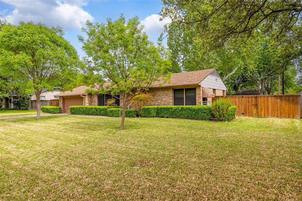 Dallas, TX 75218,9922 Donegal Drive