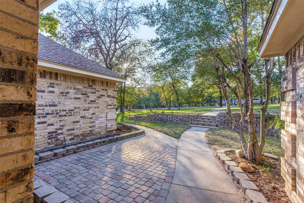 Hudson Oaks, TX 76087,121 Cottonwood Court