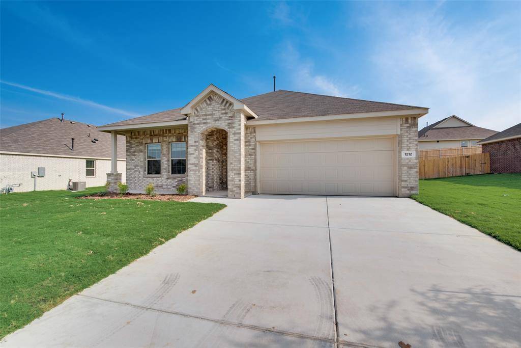 Azle, TX 76020,1212 Almond Drive