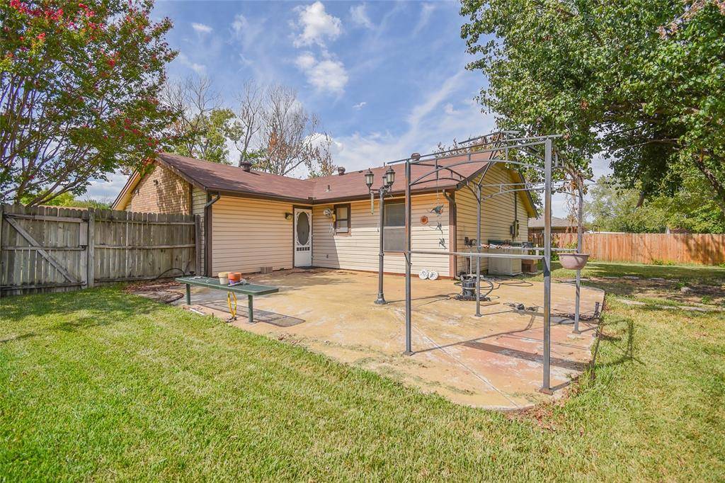 Burleson, TX 76028,501 Post Oak Lane