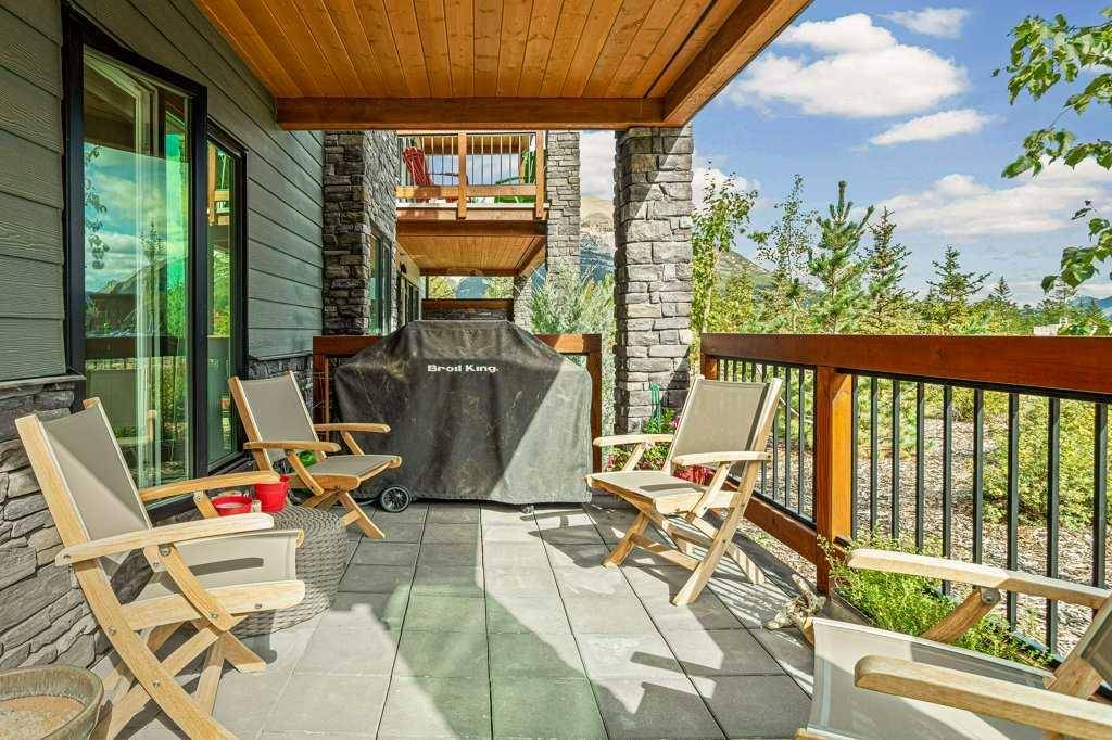 Canmore, AB T1W 0N3,106 Stewart Creek Rise #117