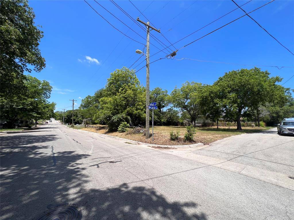 Weatherford, TX 76086,502 W Ball Street