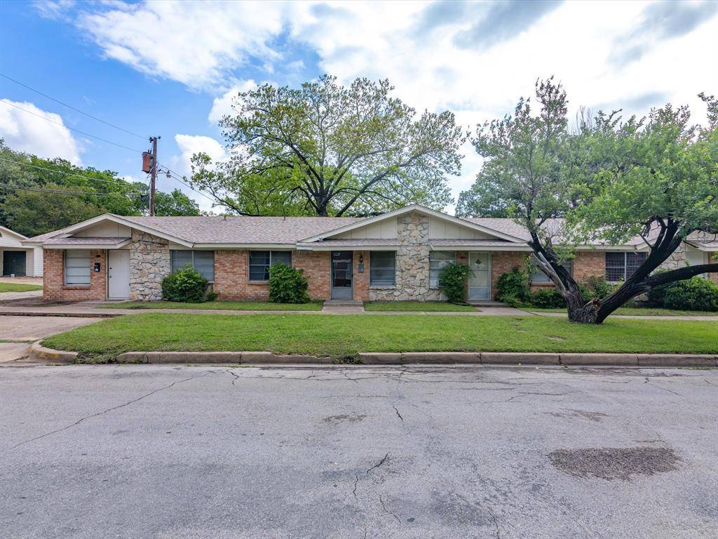 Ennis, TX 75119,304 N Clay Street