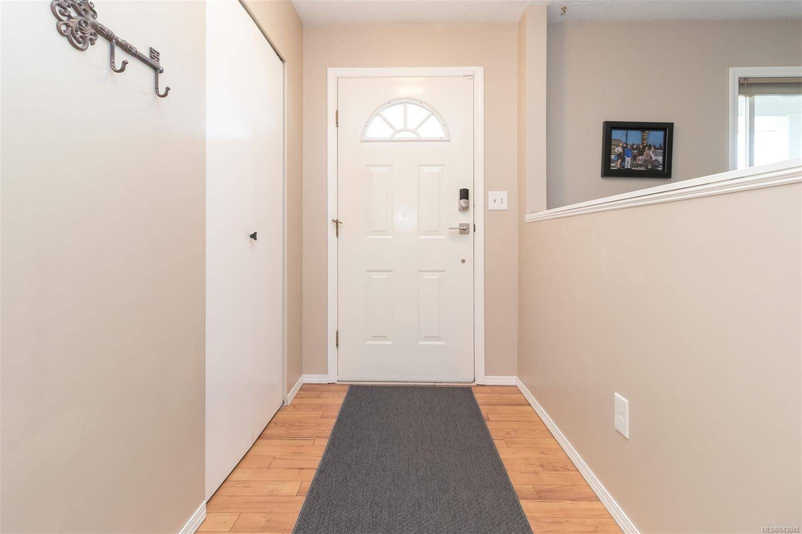 Langford, BC V9B 5B2,2830 Santana Dr