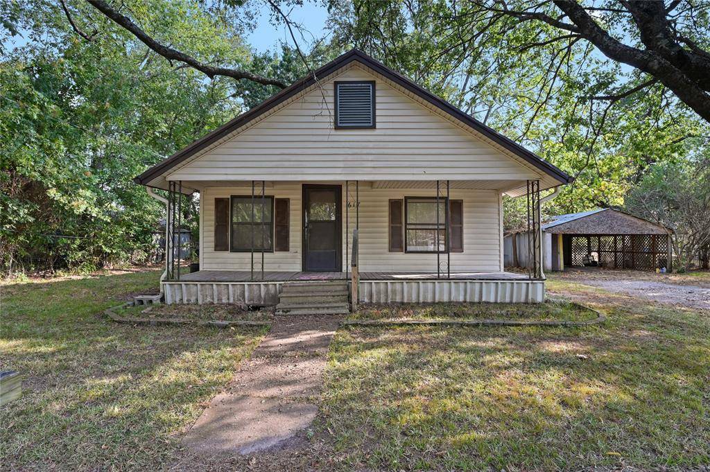 Bonham, TX 75418,617 W 11th Street