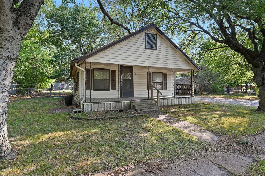 Bonham, TX 75418,617 W 11th Street