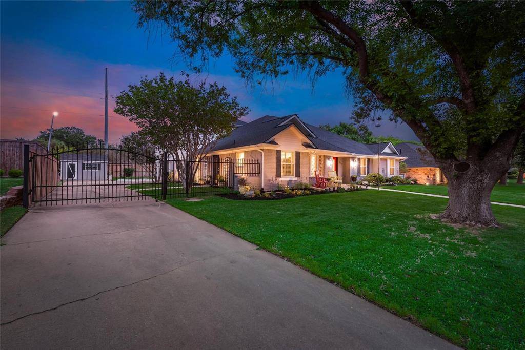 Highland Village, TX 75077,213 Glenmere Drive