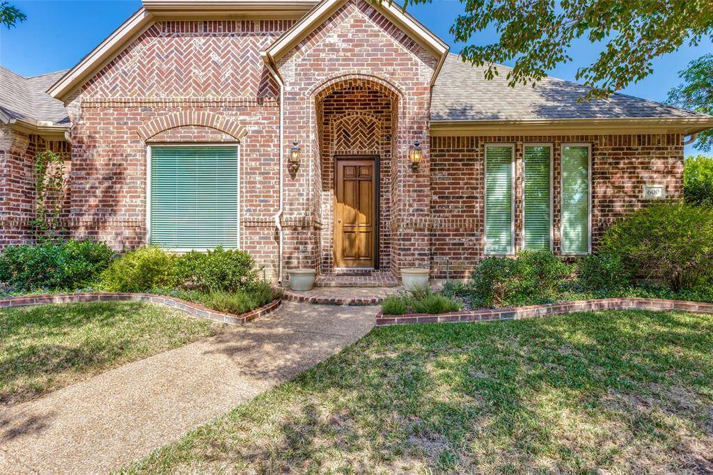 Hurst, TX 76054,600 Hickory Court