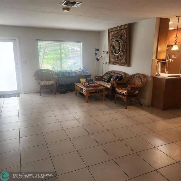 Pompano Beach, FL 33060,121 SE 8th Street