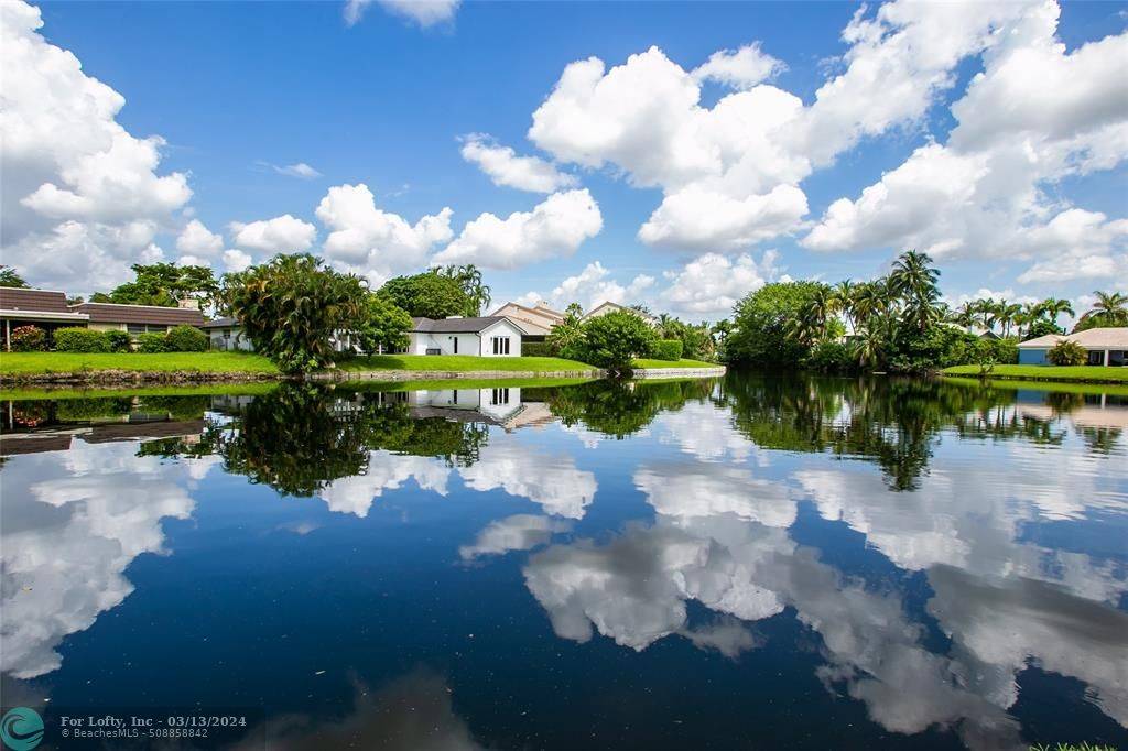 Plantation, FL 33324,651 E Lake Dasha Ln