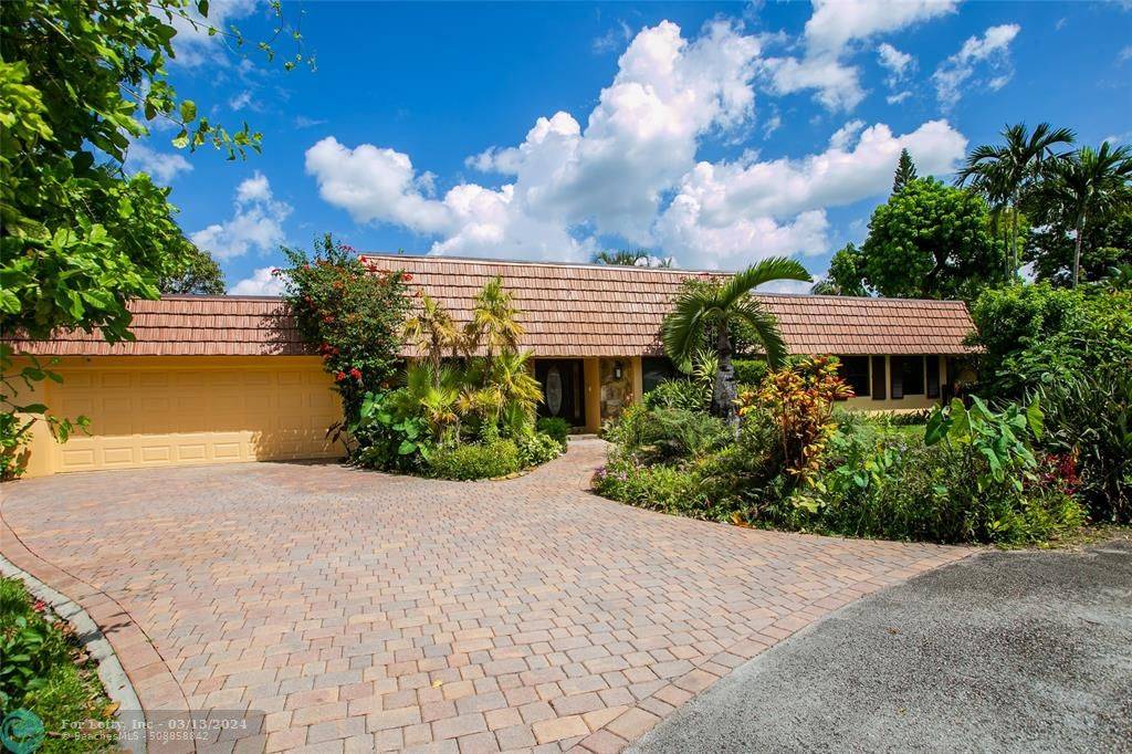 Plantation, FL 33324,651 E Lake Dasha Ln