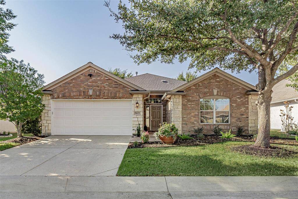 Denton, TX 76207,9613 Applewood Trail