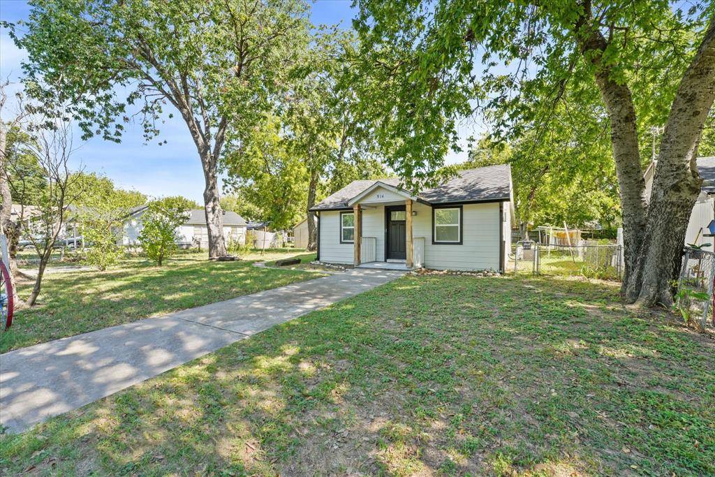 Gainesville, TX 76240,914 Locust Street