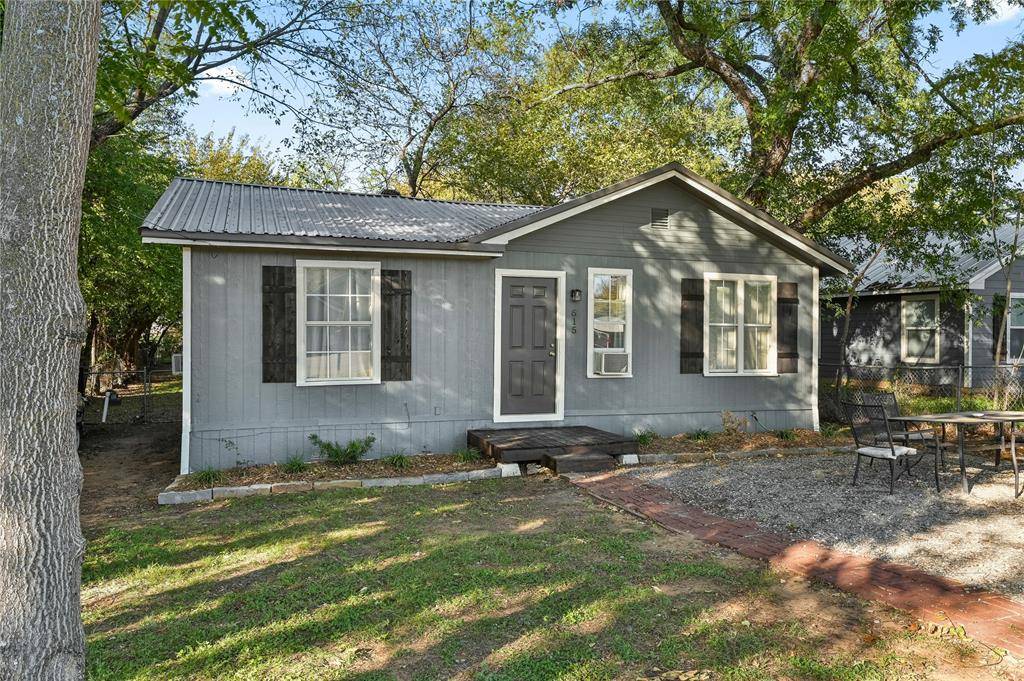 Denison, TX 75020,615 W Coffin Street