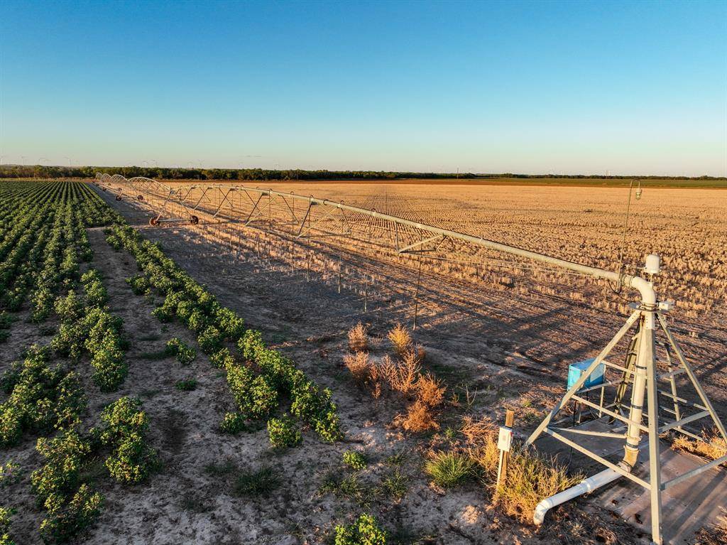 Munday, TX 76371,2100 N CR 4351