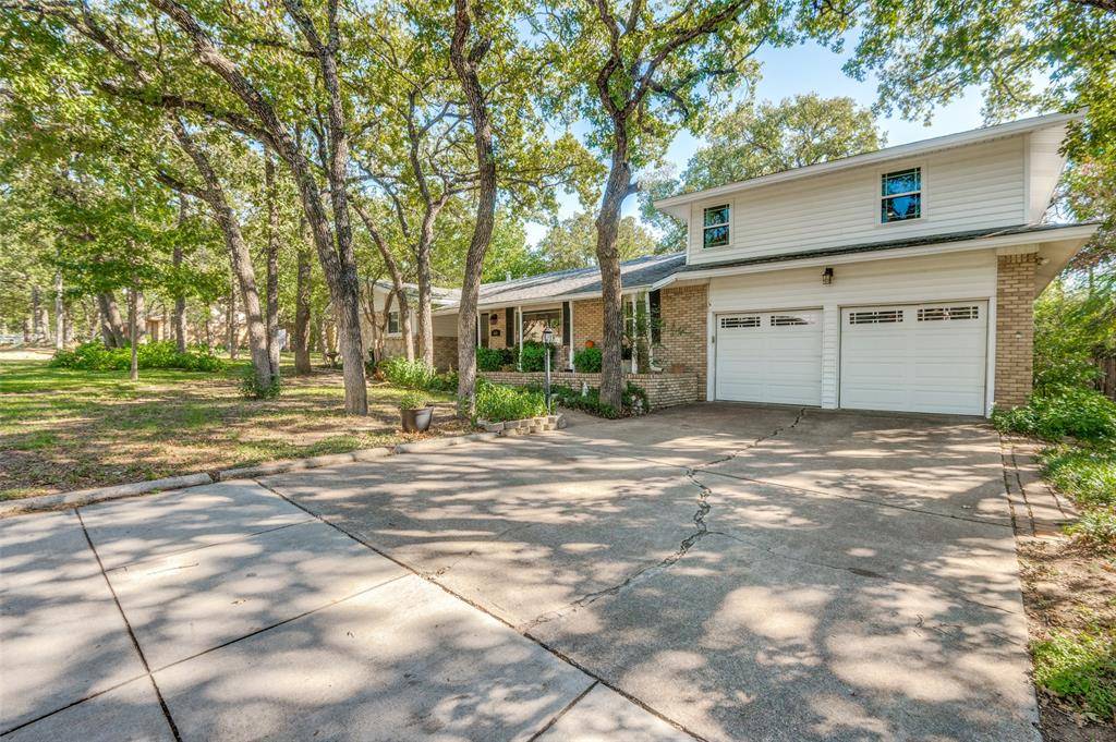 Hurst, TX 76054,621 Circleview Drive S