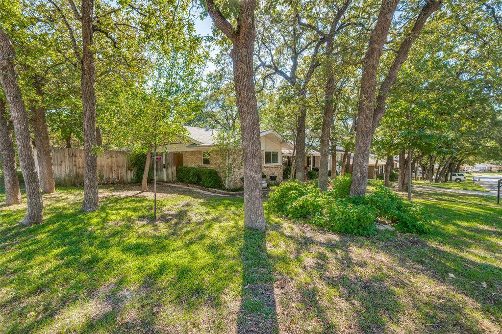 Hurst, TX 76054,621 Circleview Drive S