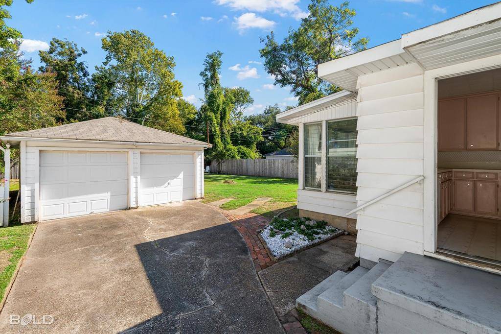 Shreveport, LA 71105,3721 Greenway Place