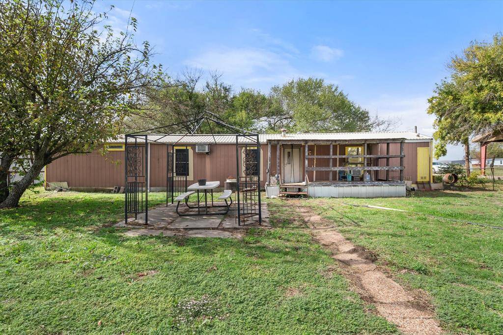 Venus, TX 76084,1307 County Road 214