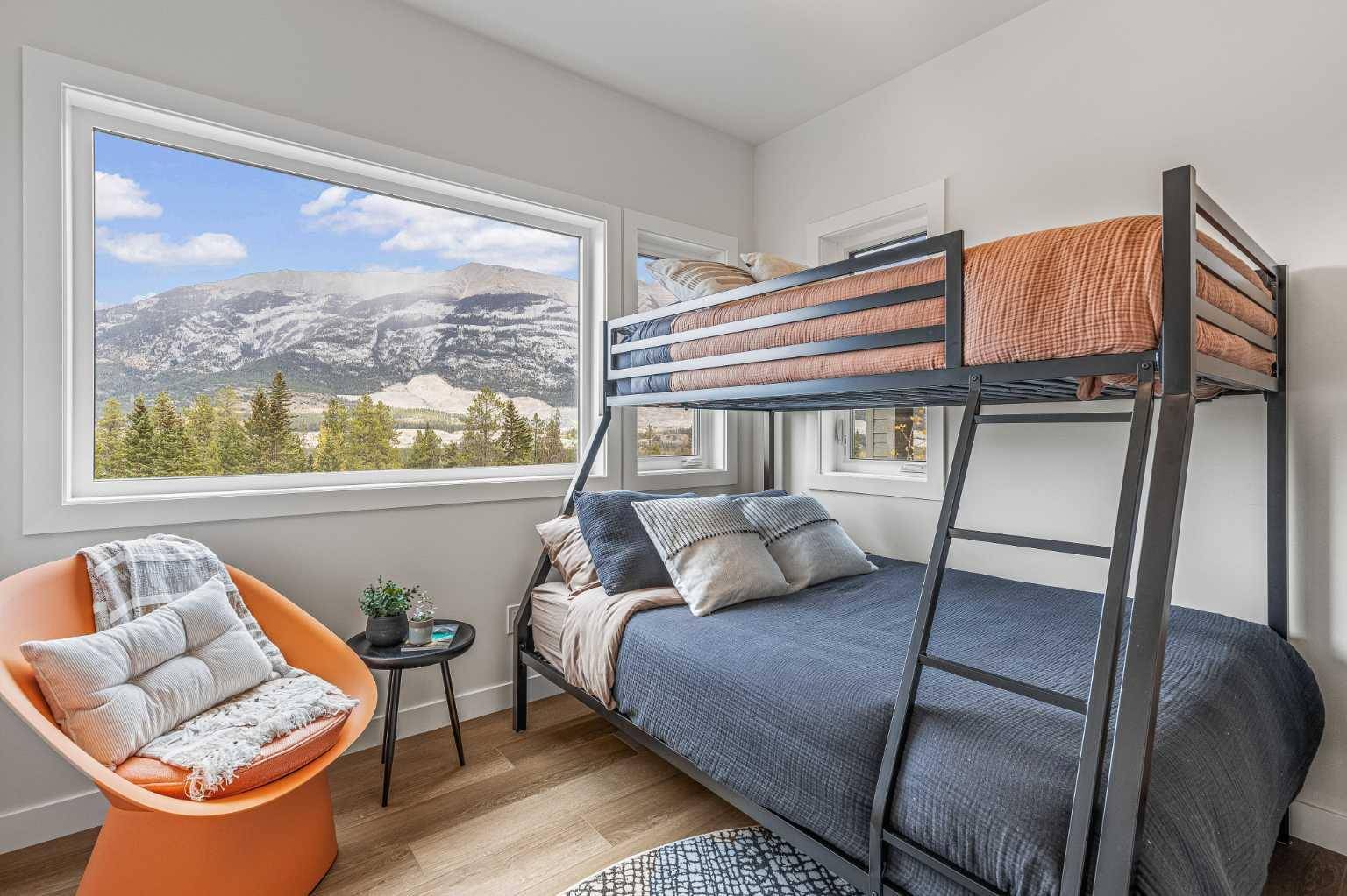 Canmore, AB T1W0G6,209 Stewart Creek Rise #202A